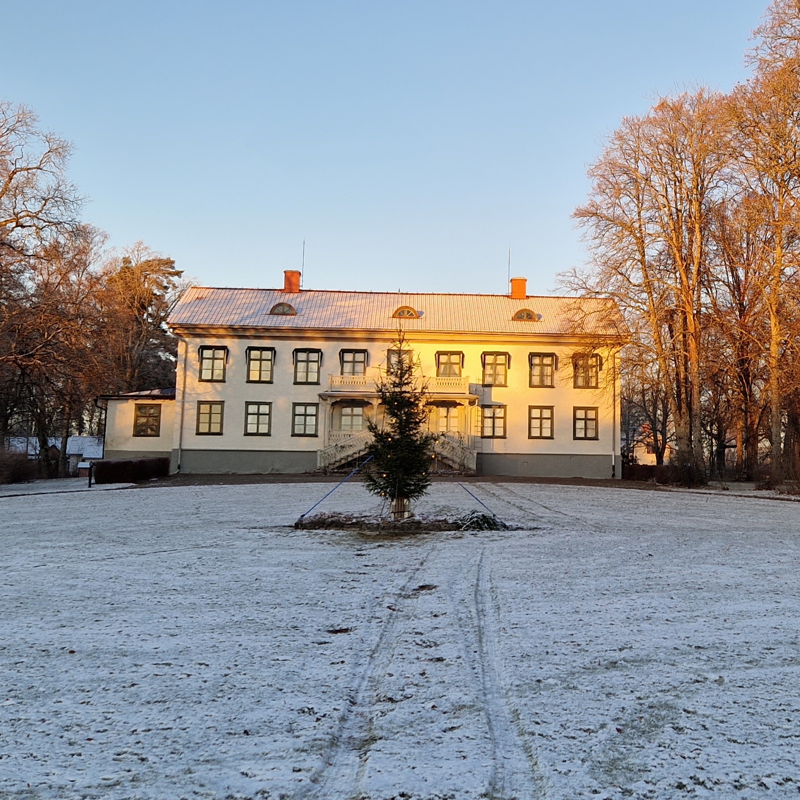 Björkborn manor in winter.